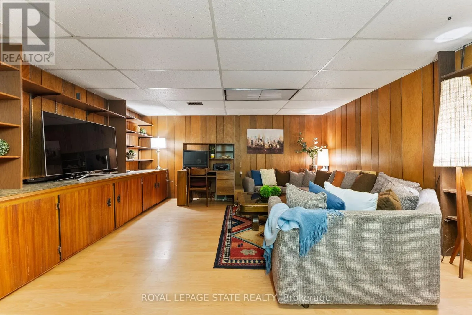 104 BERKINDALE DRIVE