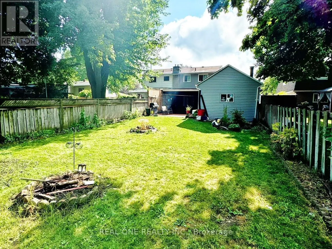 9 GROSBEAK ROAD