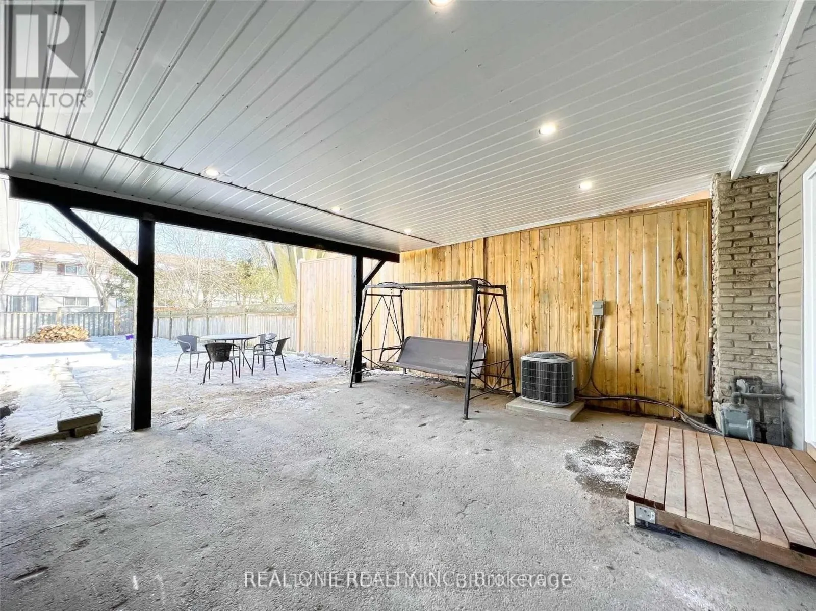 9 GROSBEAK ROAD