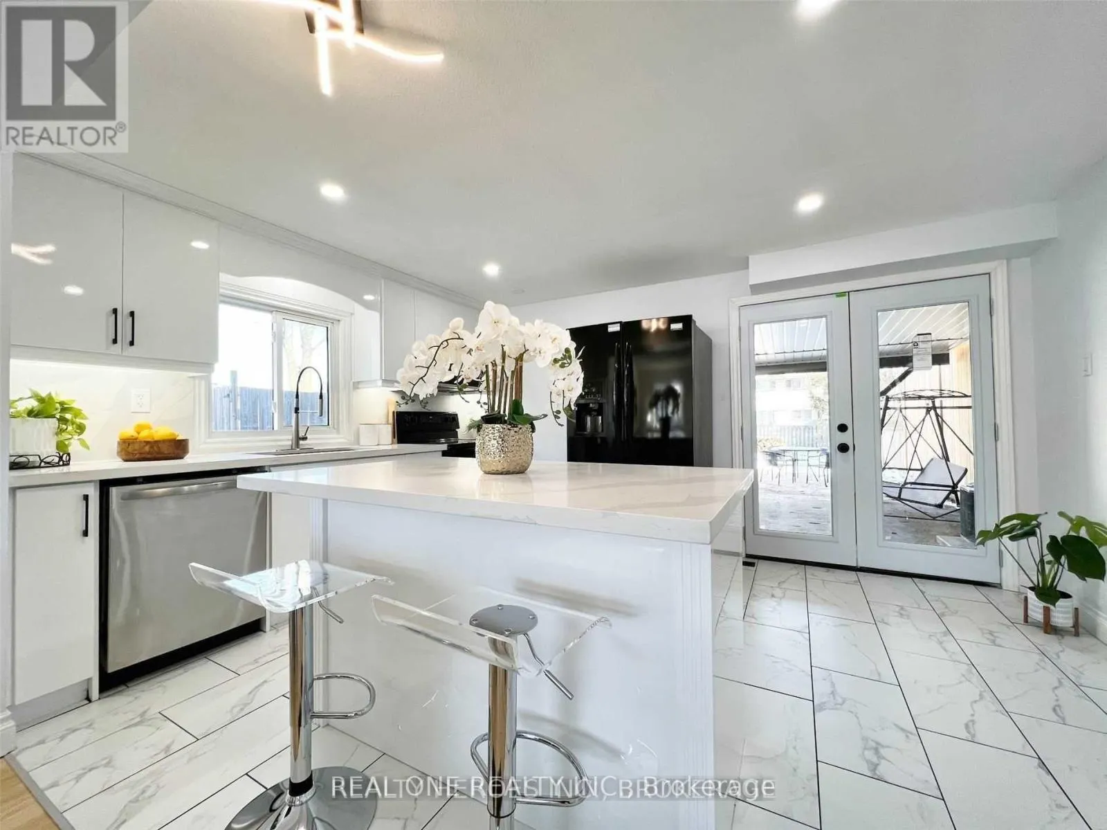 9 GROSBEAK ROAD