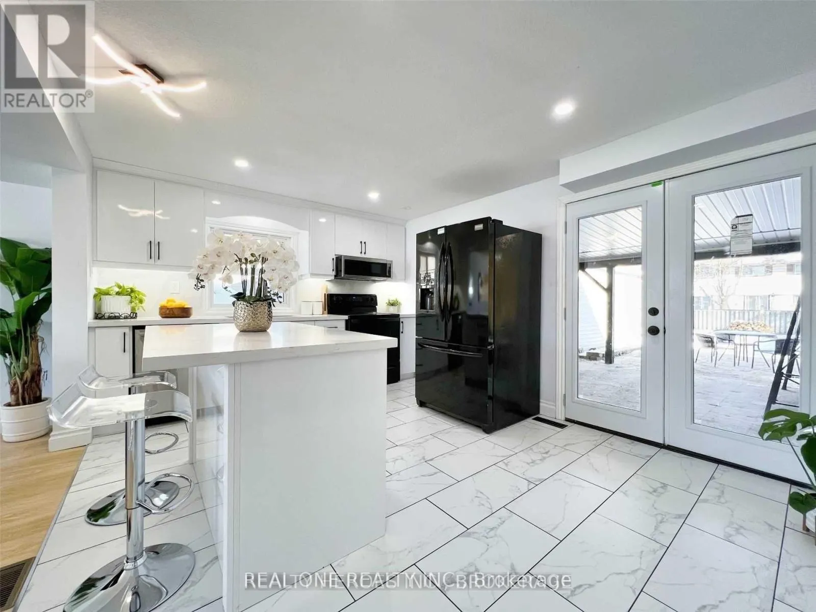 9 GROSBEAK ROAD