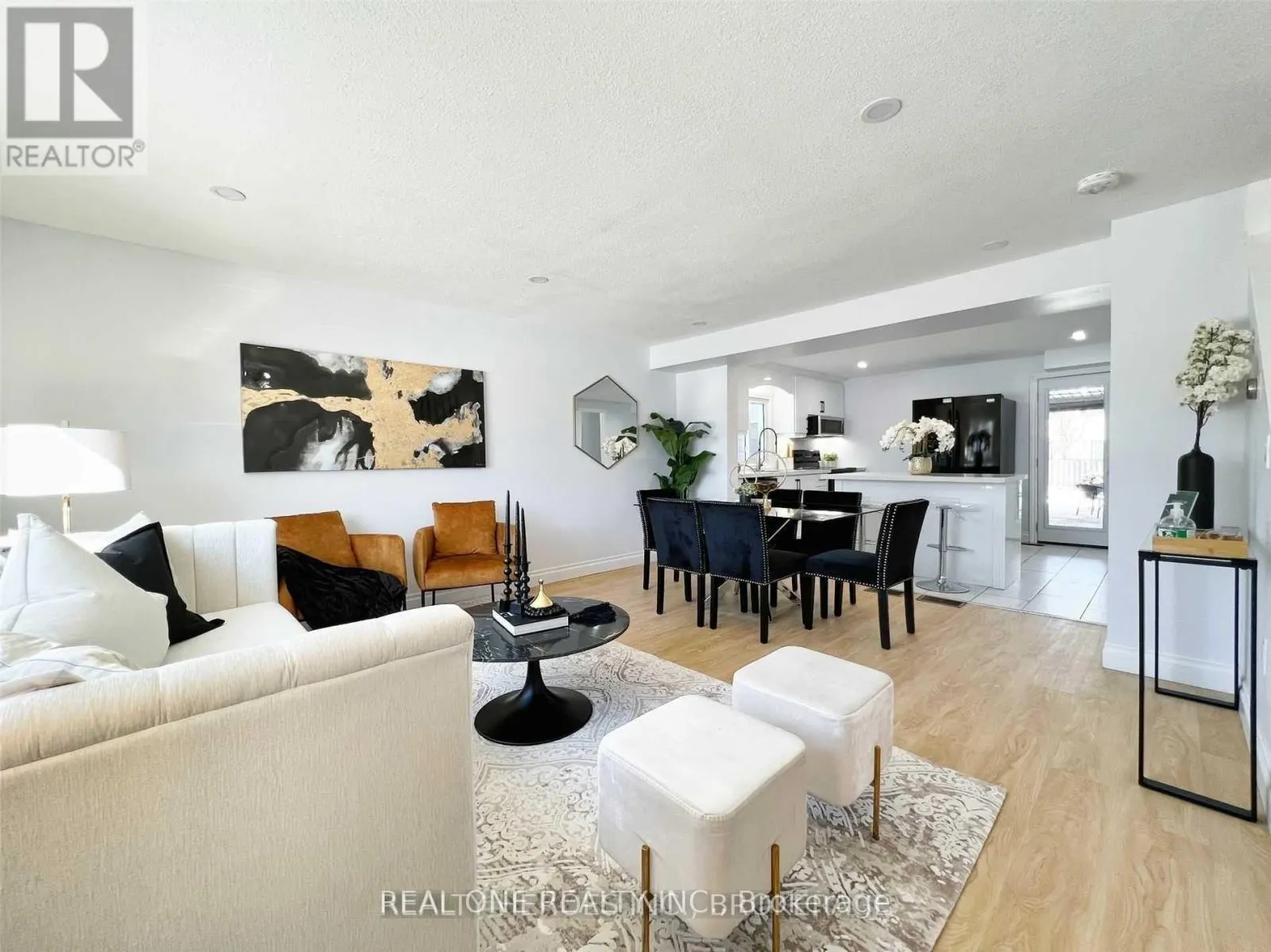 9 GROSBEAK ROAD