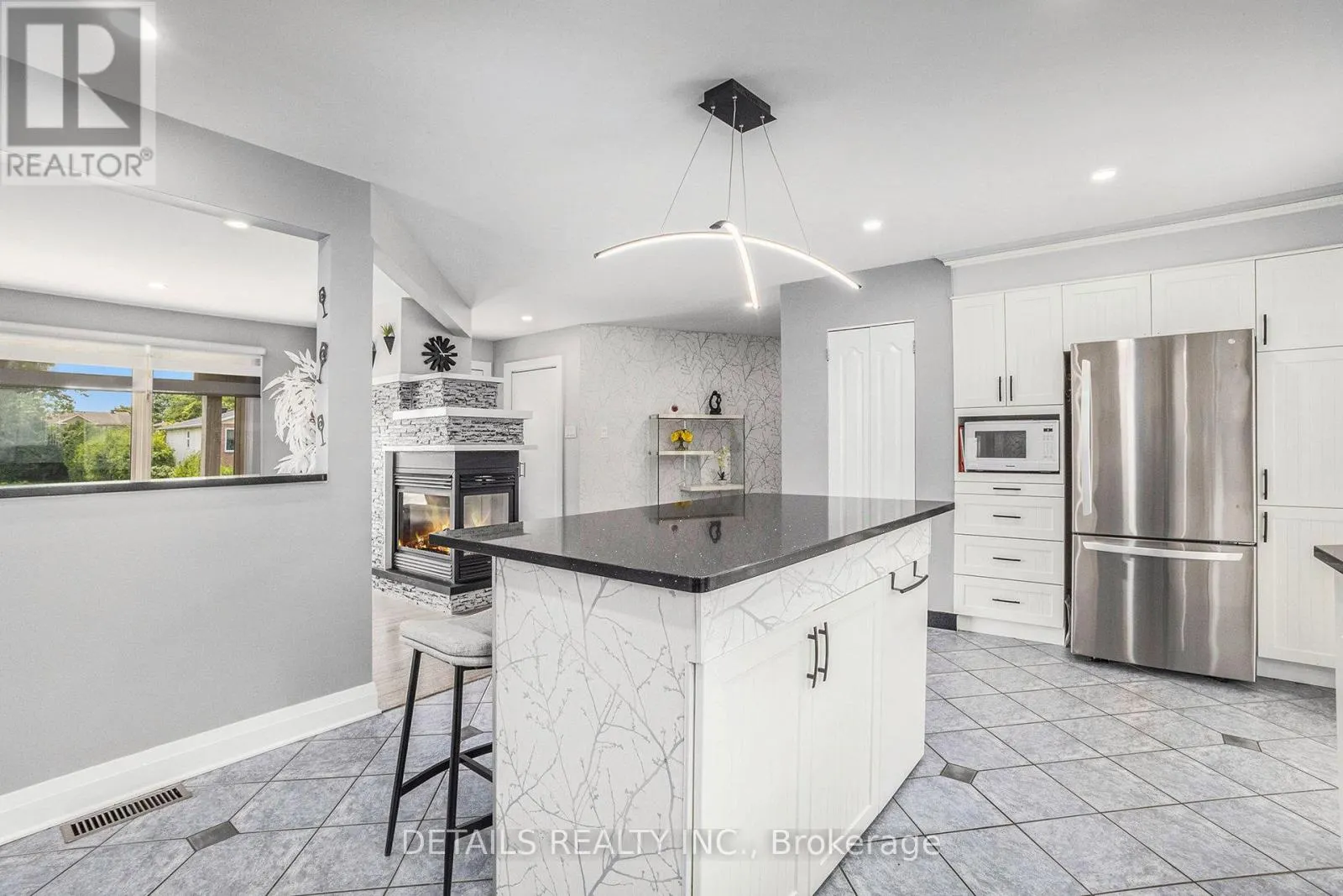 2215 BOYER ROAD