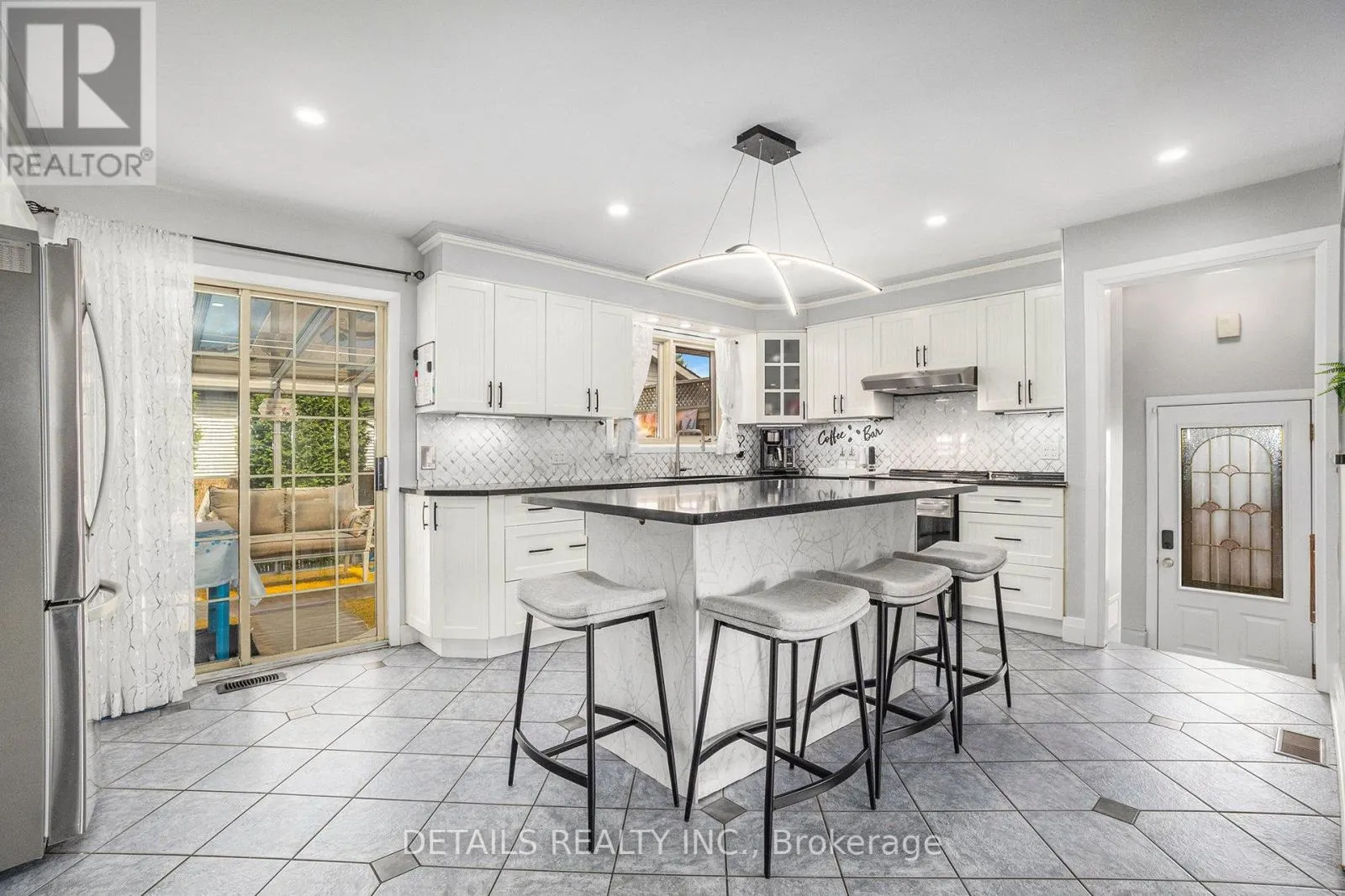 2215 BOYER ROAD