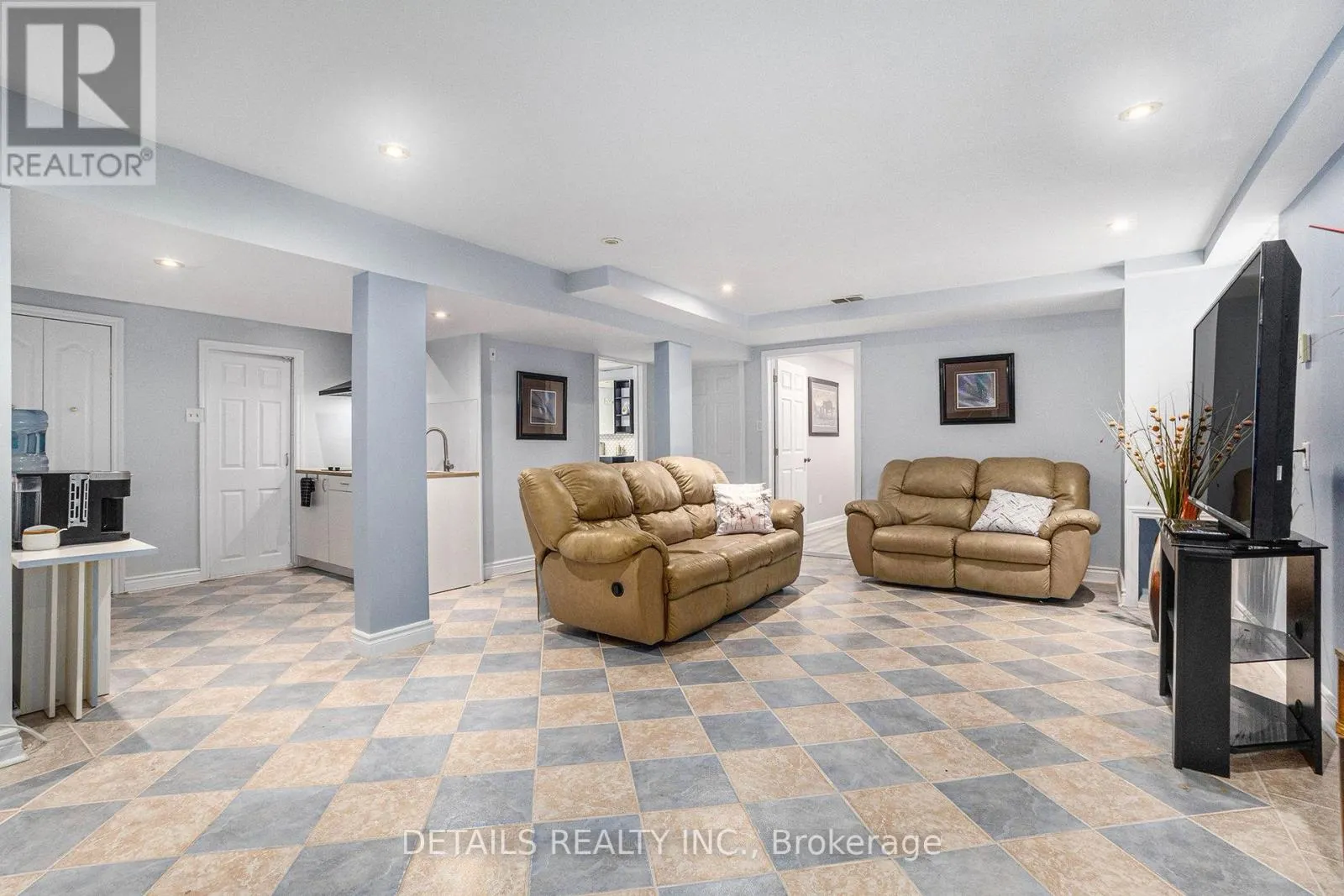 2215 BOYER ROAD