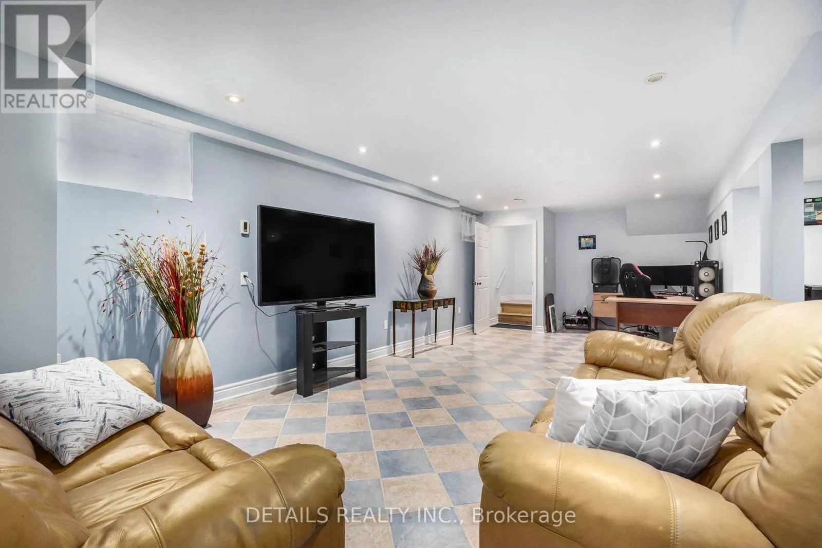 2215 BOYER ROAD