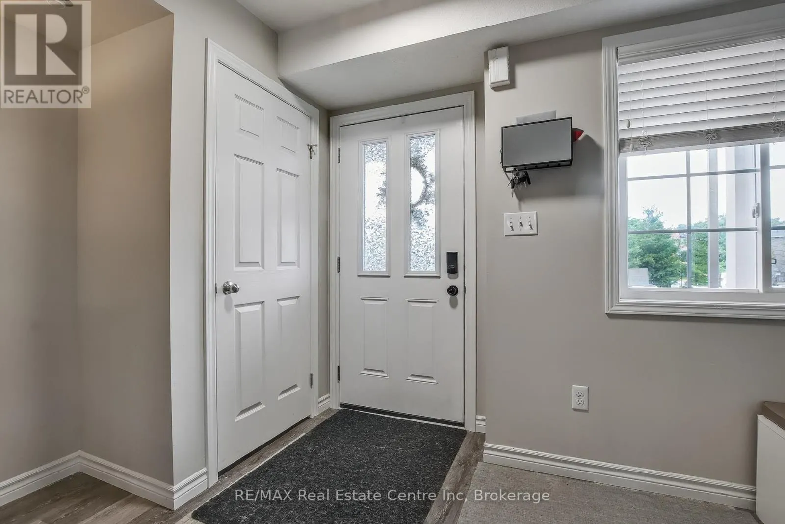 33 - 35 MOUNTFORD DRIVE, #33