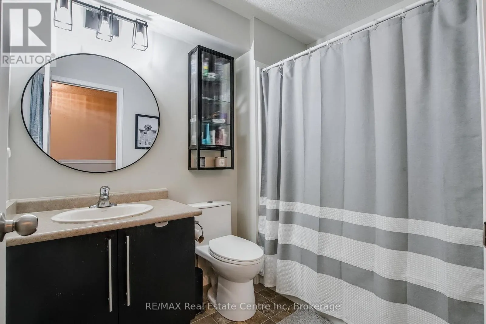 33 - 35 MOUNTFORD DRIVE, #33