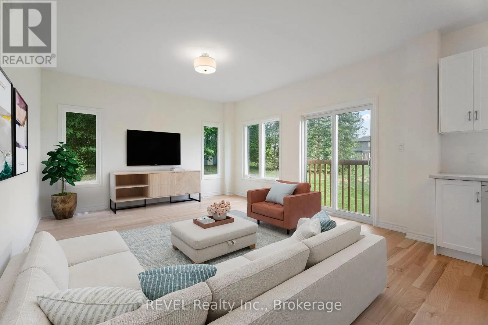 3286 PARKER AVENUE
