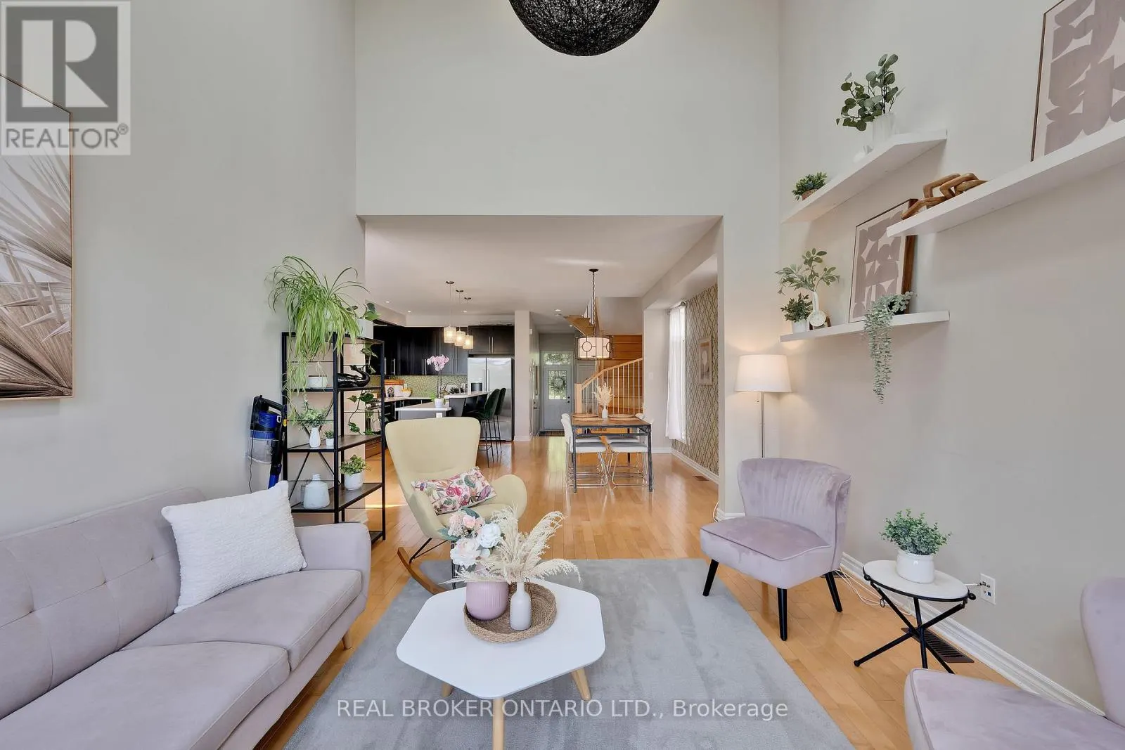 711 BOWERCREST CRESCENT