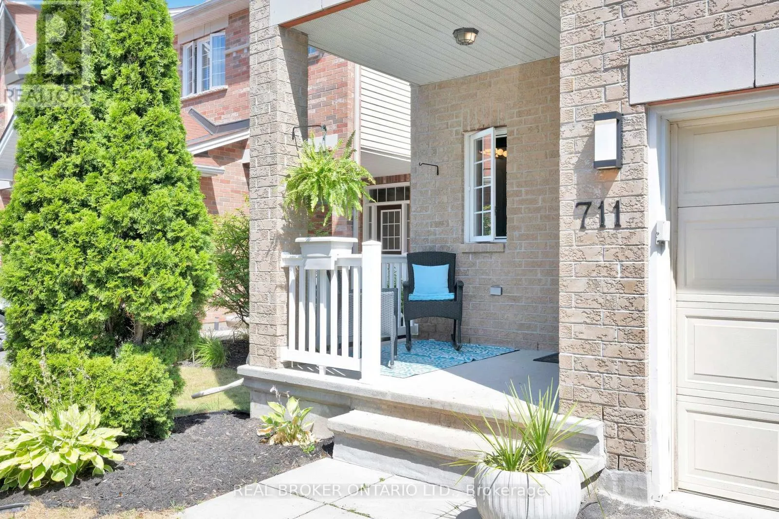 711 BOWERCREST CRESCENT
