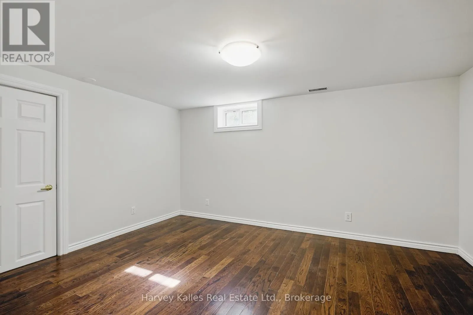 21 TODHOLM DRIVE