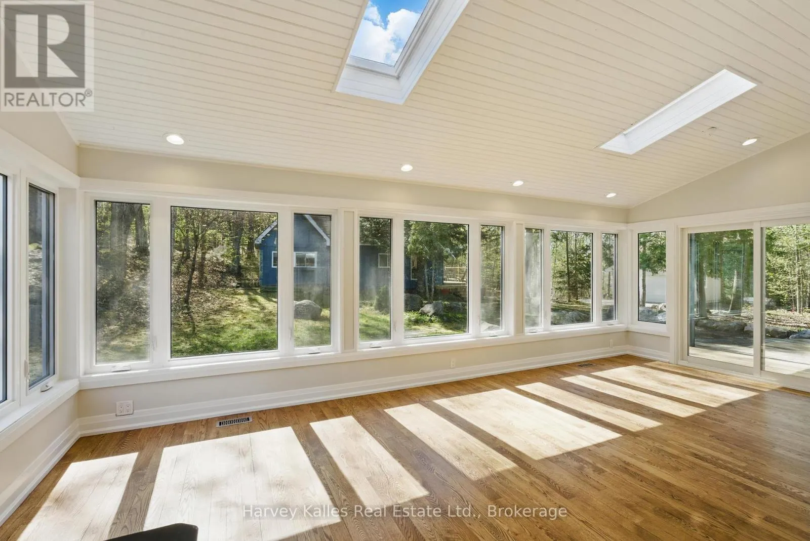 21 TODHOLM DRIVE