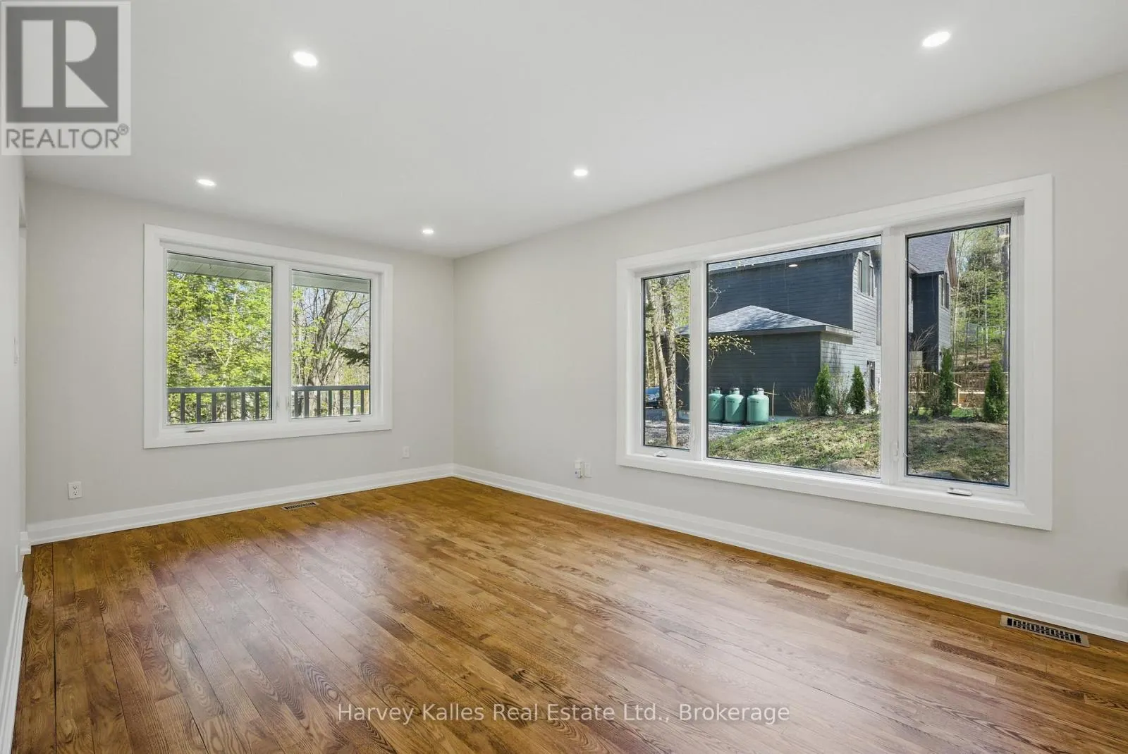 21 TODHOLM DRIVE
