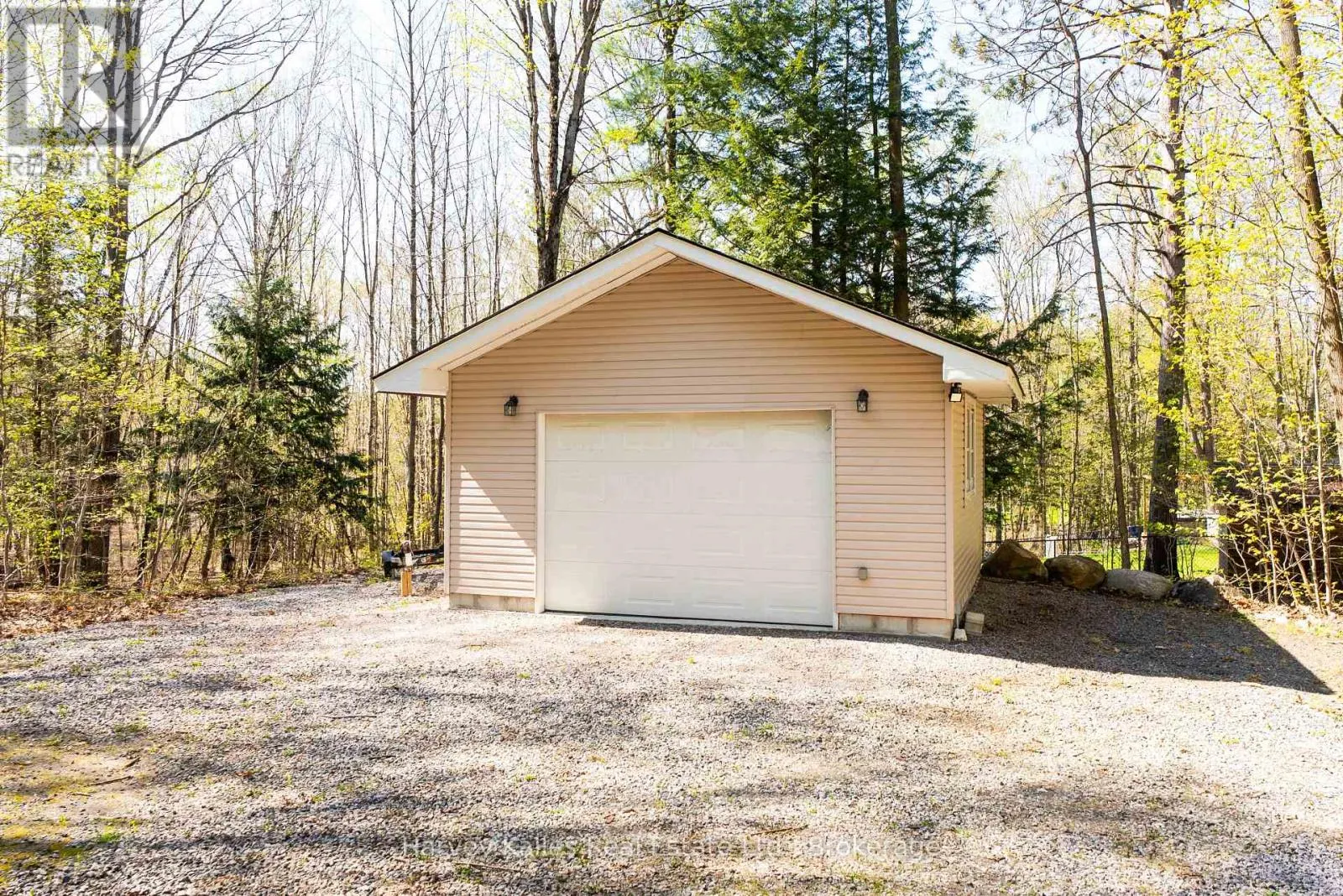 21 TODHOLM DRIVE