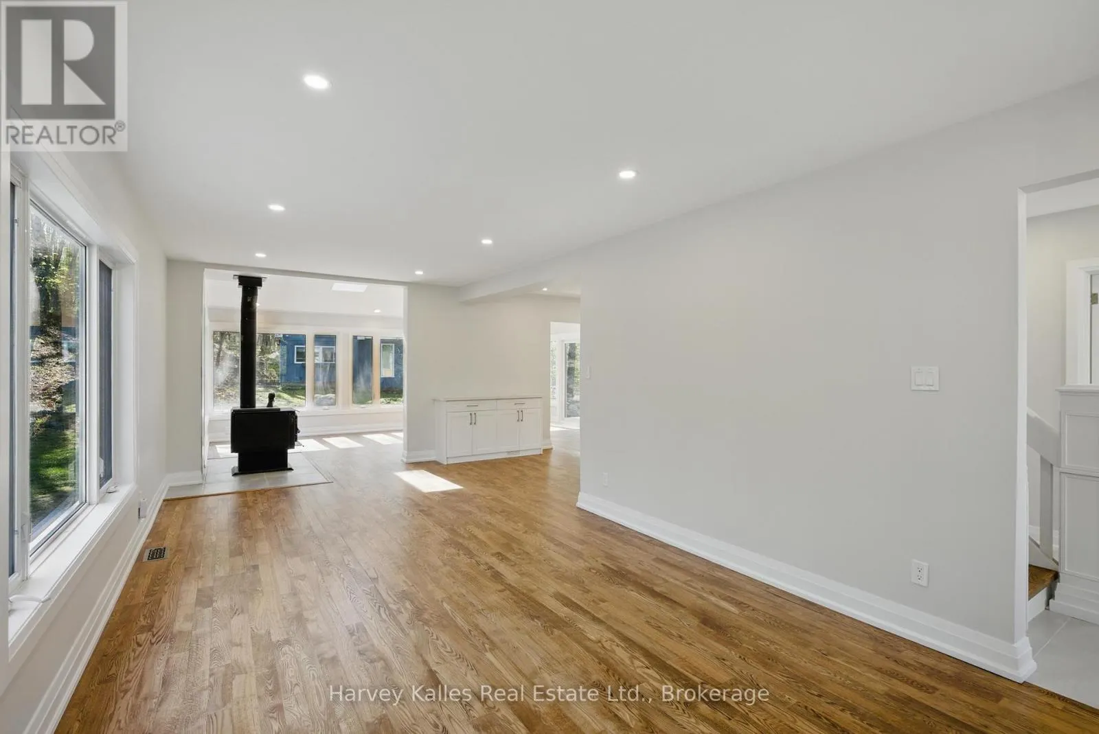 21 TODHOLM DRIVE