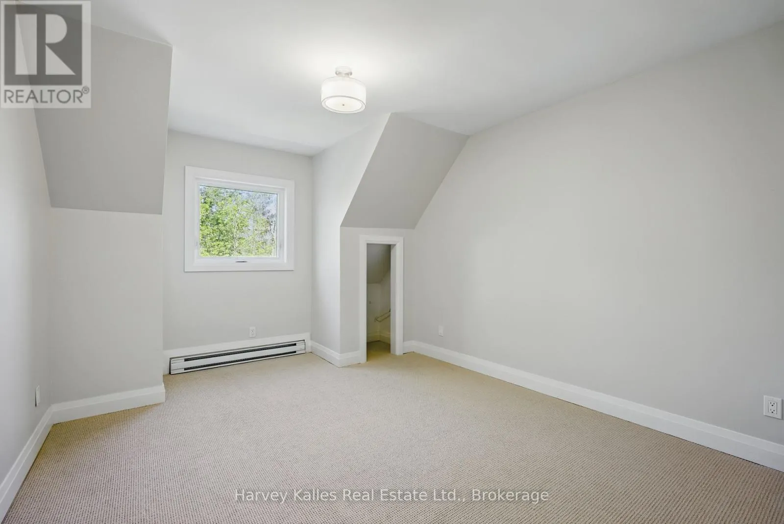 21 TODHOLM DRIVE