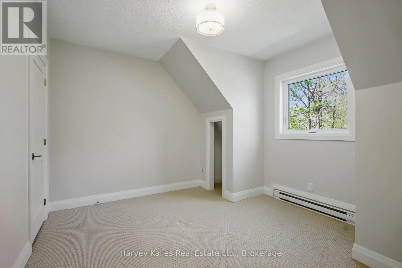 21 TODHOLM DRIVE