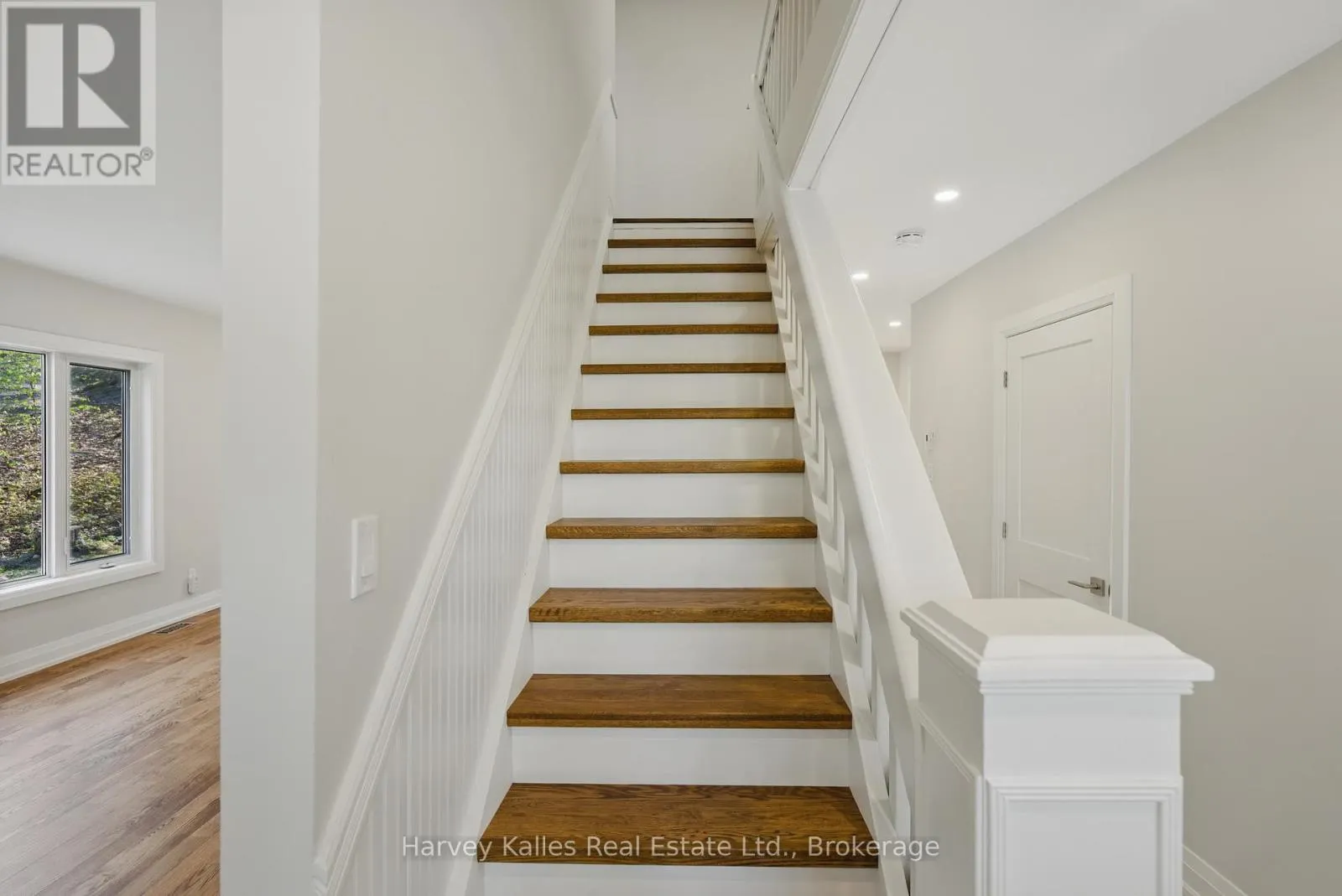 21 TODHOLM DRIVE