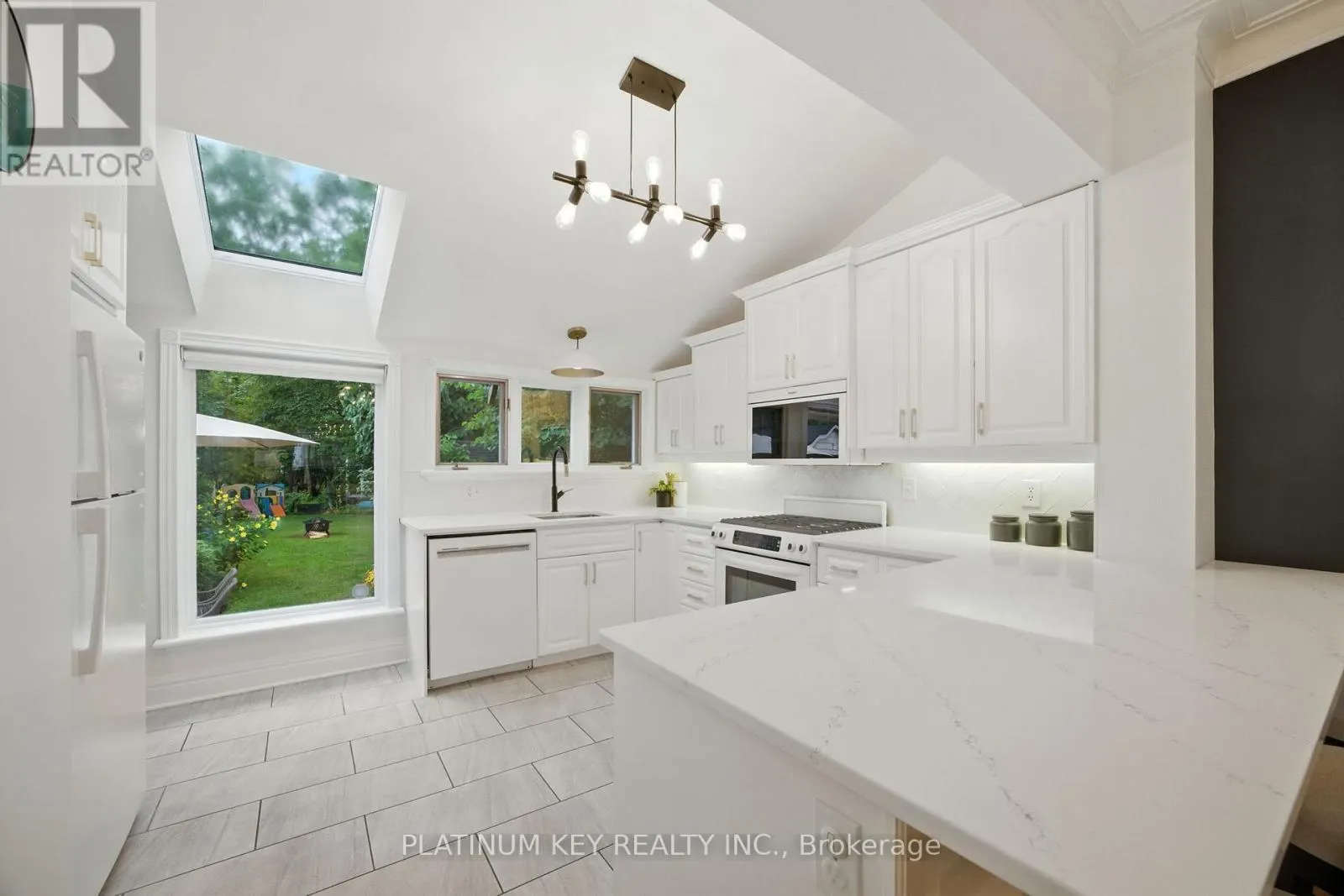 119 TECUMSEH AVENUE E