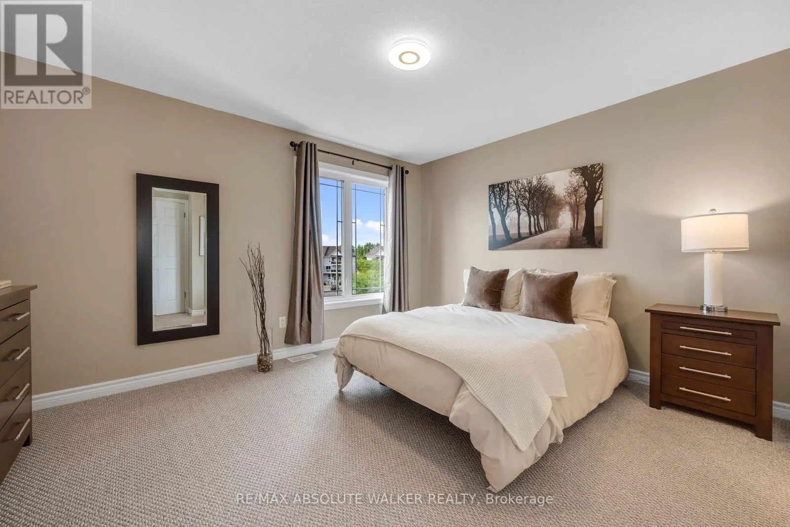 102 BRENTMORE PRIVATE