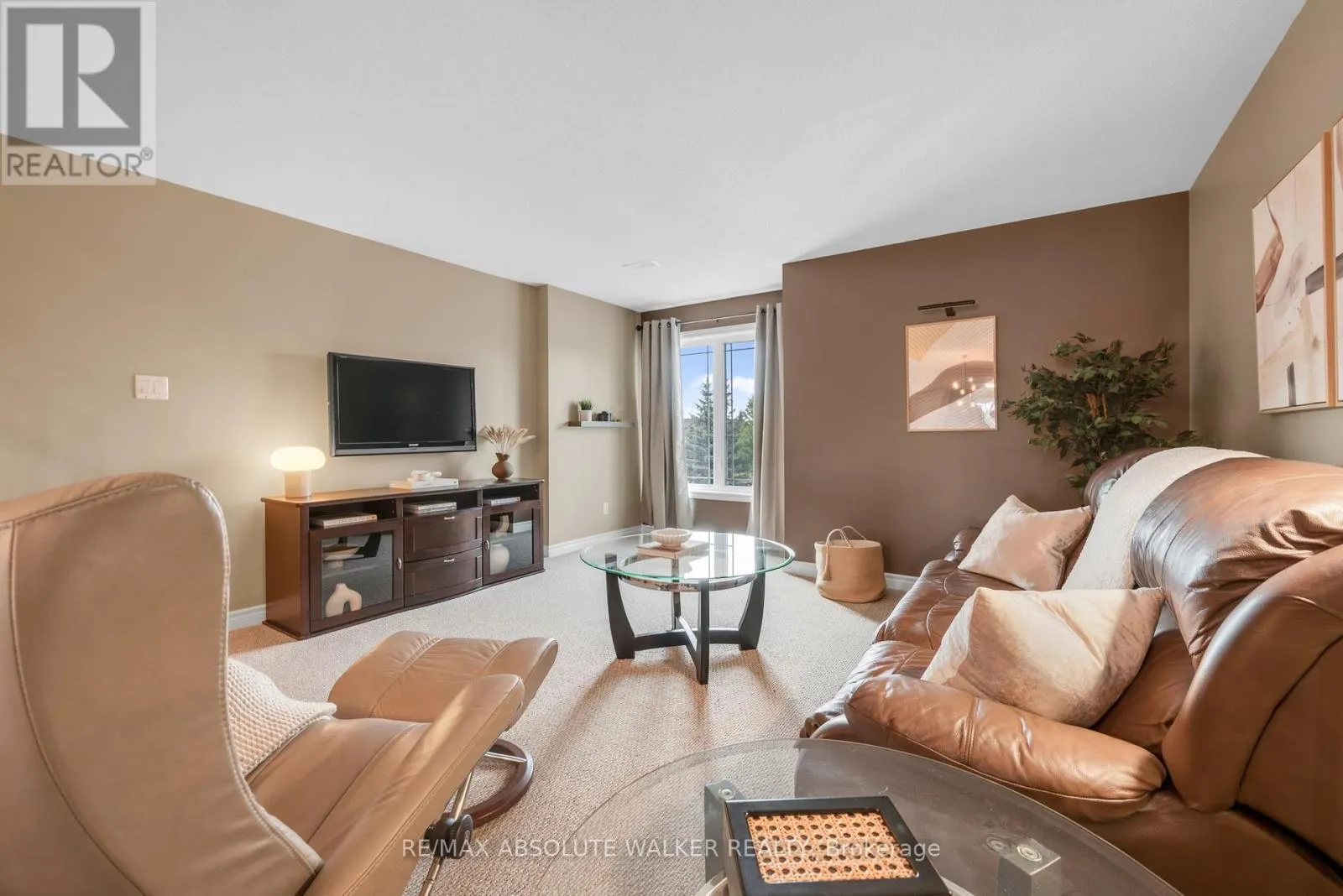 102 BRENTMORE PRIVATE