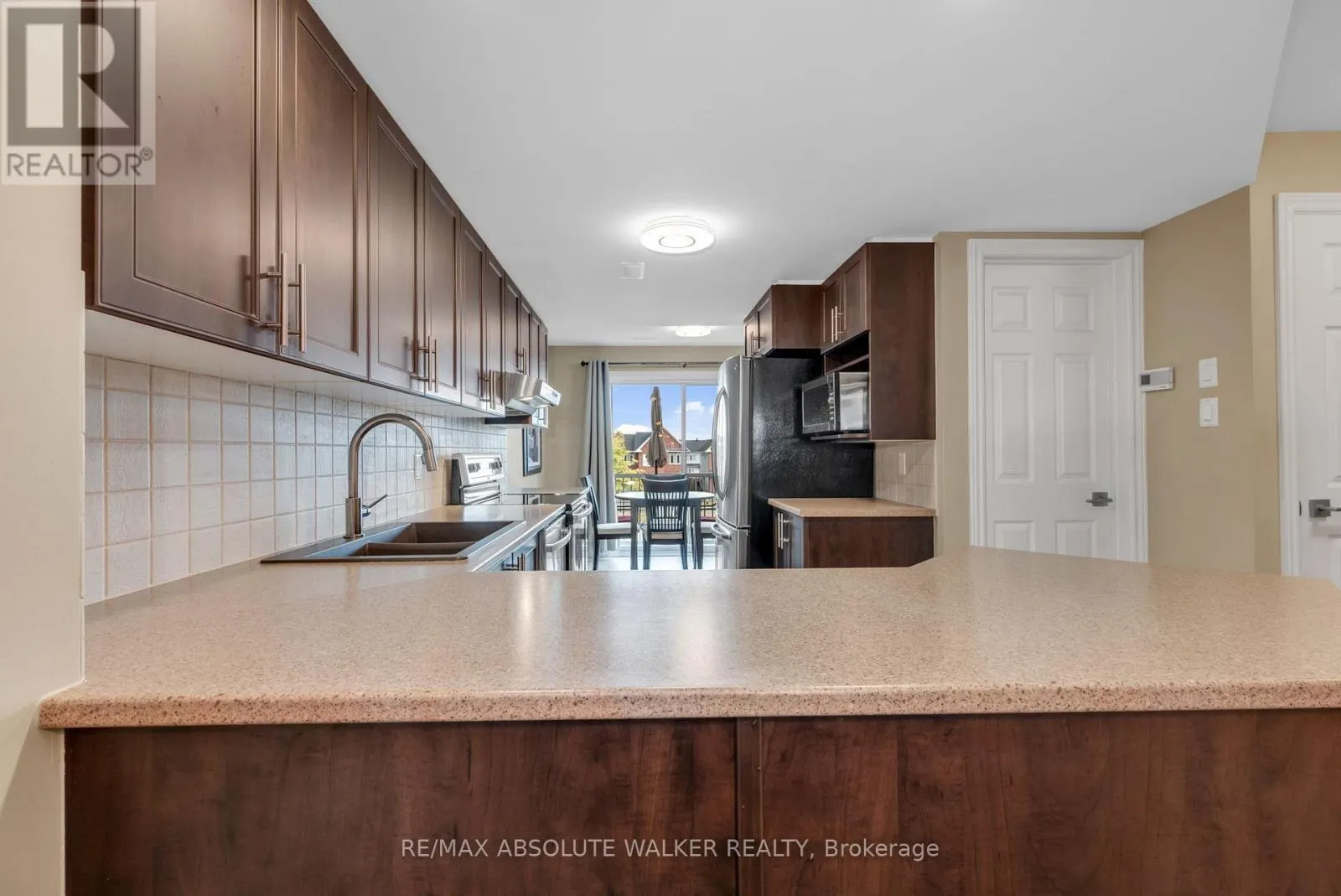 102 BRENTMORE PRIVATE