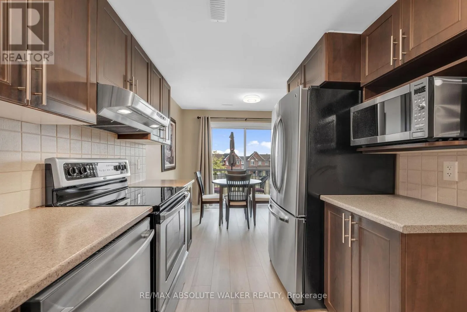 102 BRENTMORE PRIVATE