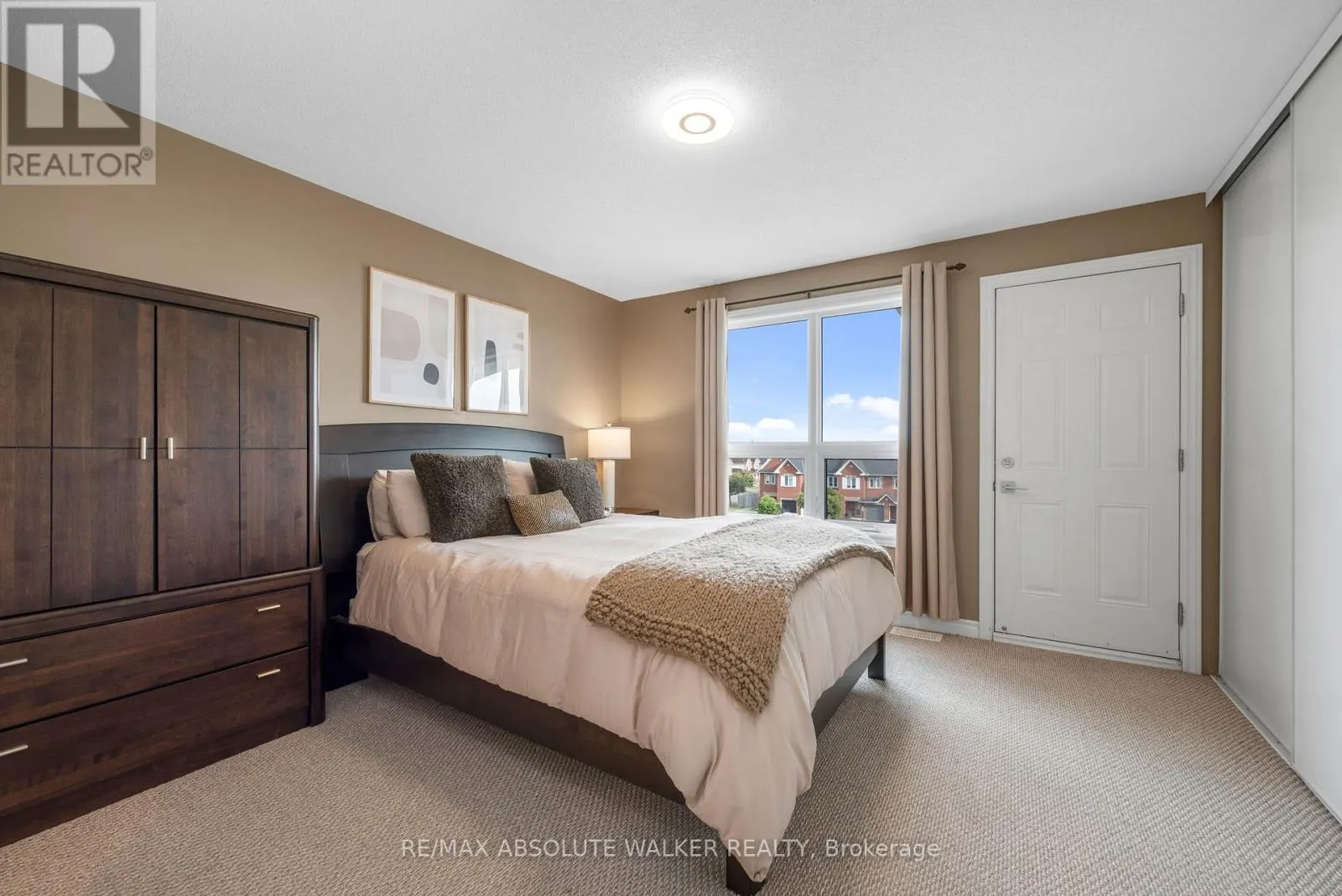 102 BRENTMORE PRIVATE