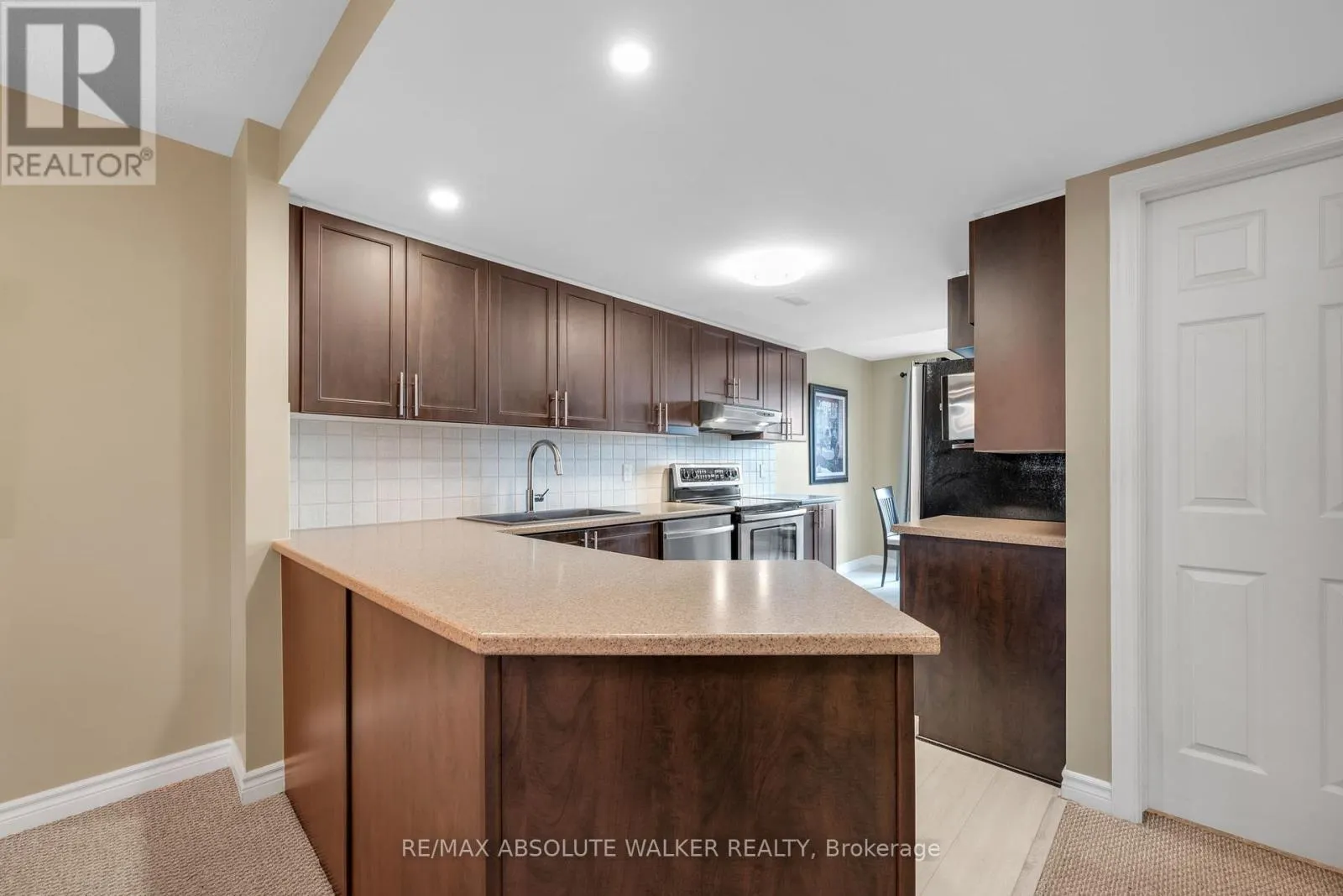 102 BRENTMORE PRIVATE