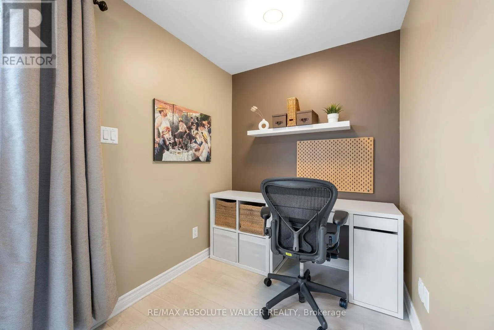 102 BRENTMORE PRIVATE