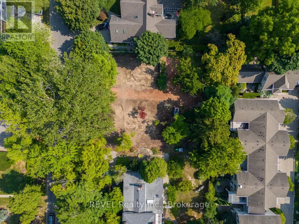 BUILDING LOT SIMCOE STREET