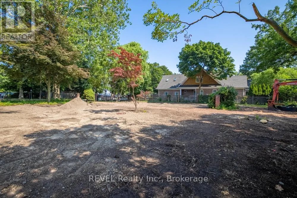 BUILDING LOT SIMCOE STREET