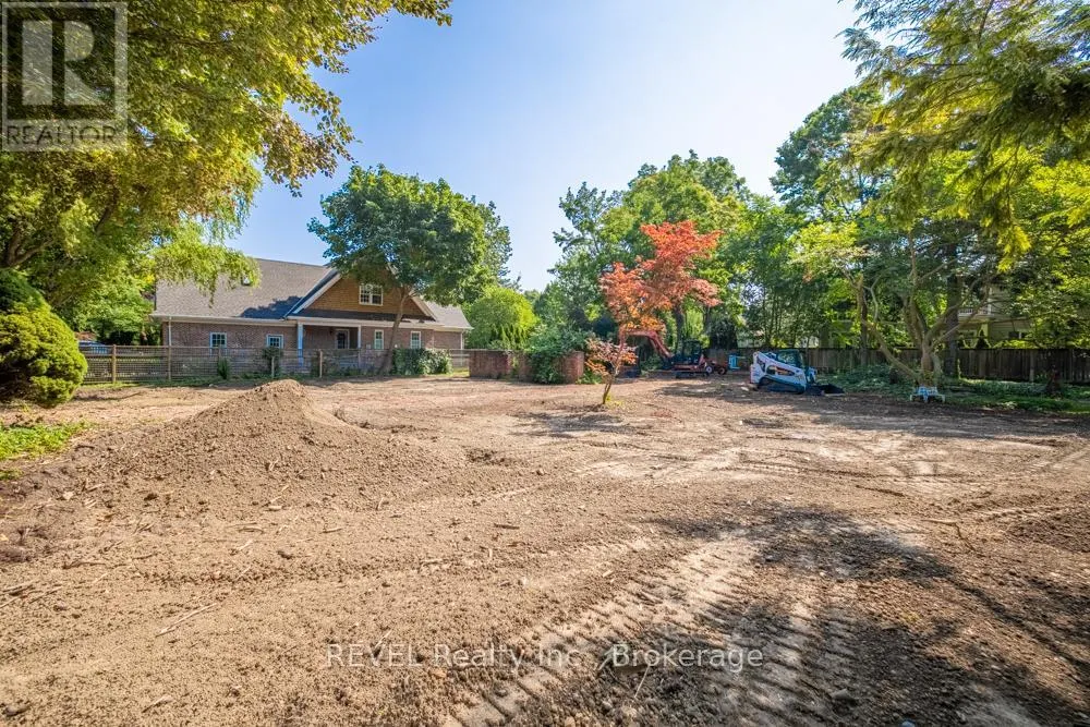 BUILDING LOT SIMCOE STREET