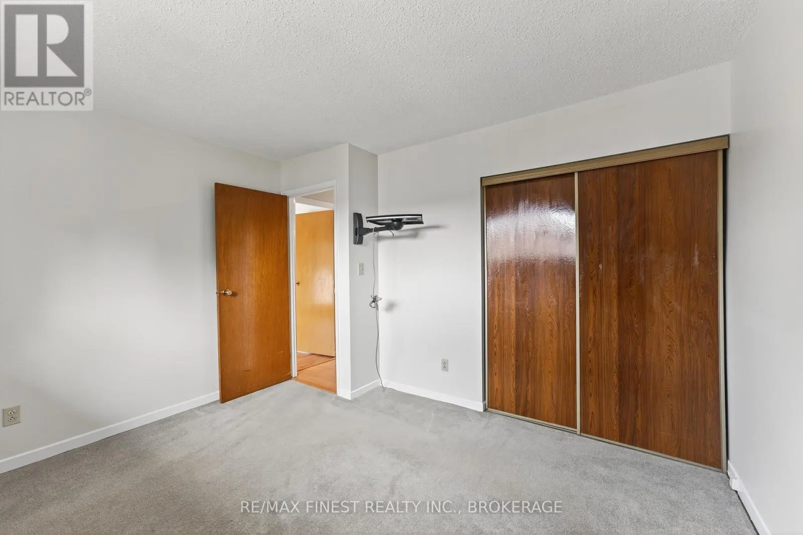 812 CUNNINGHAM CRESCENT