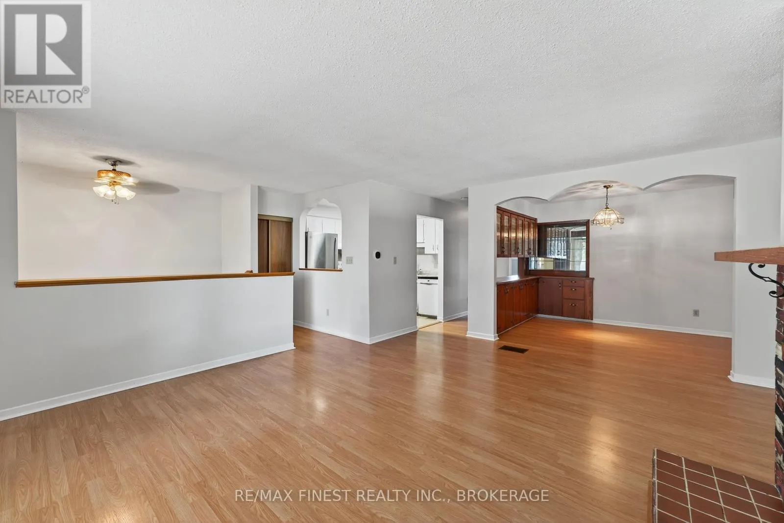 812 CUNNINGHAM CRESCENT