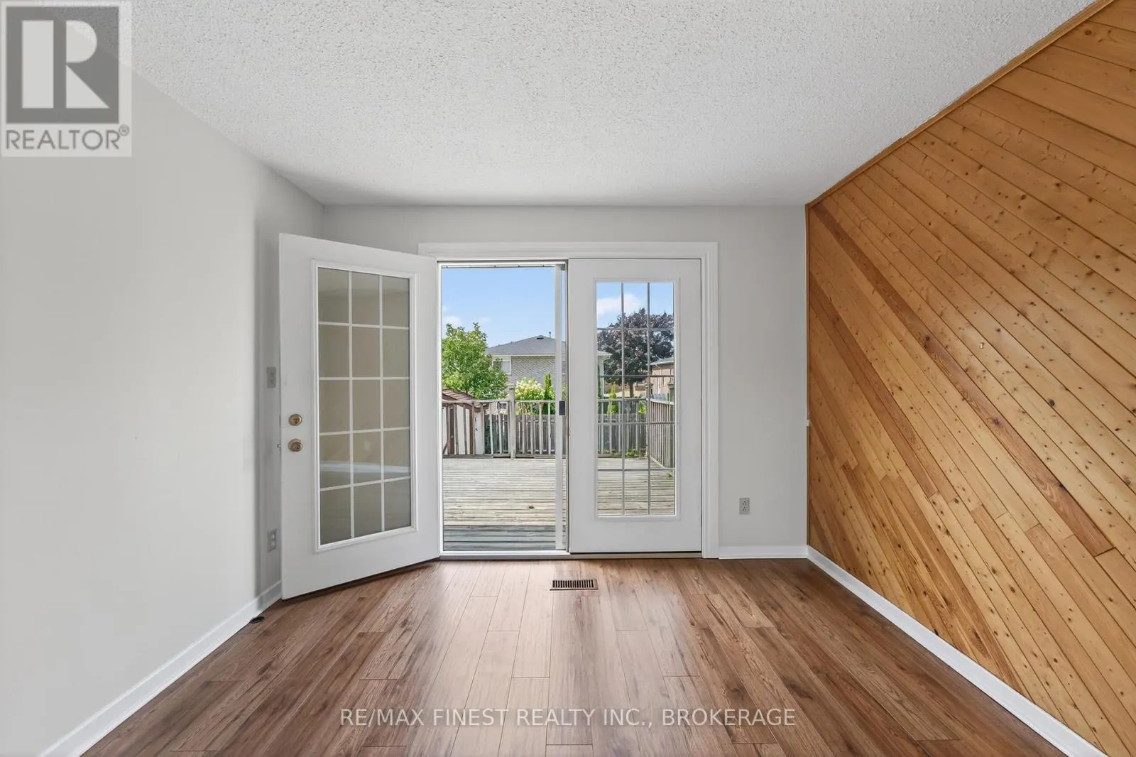 812 CUNNINGHAM CRESCENT