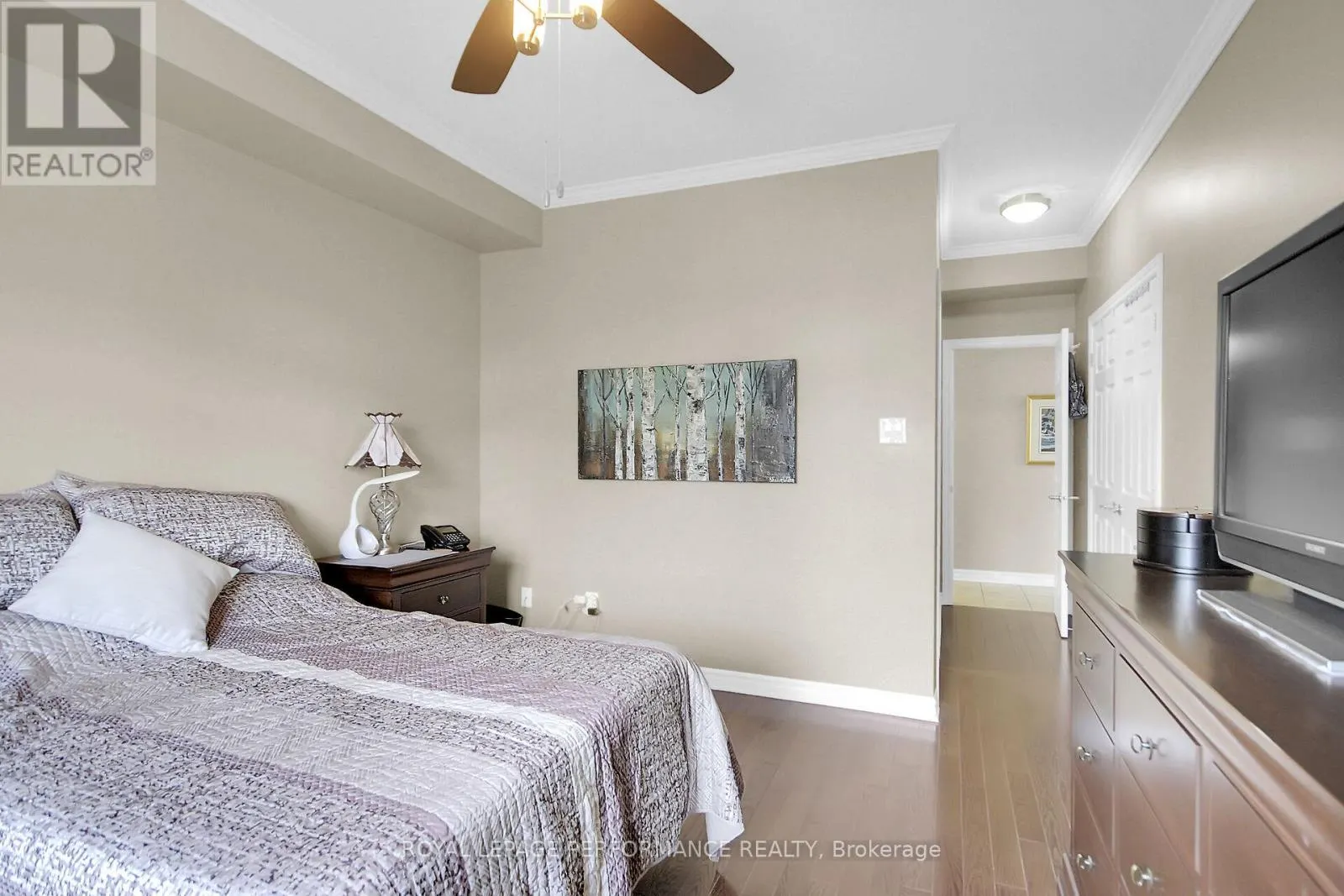 302 - 130 GUELPH PRIVATE