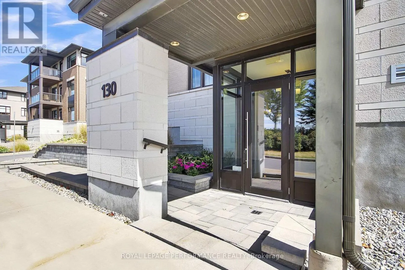 302 - 130 GUELPH PRIVATE