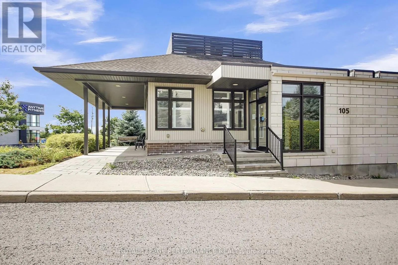 302 - 130 GUELPH PRIVATE