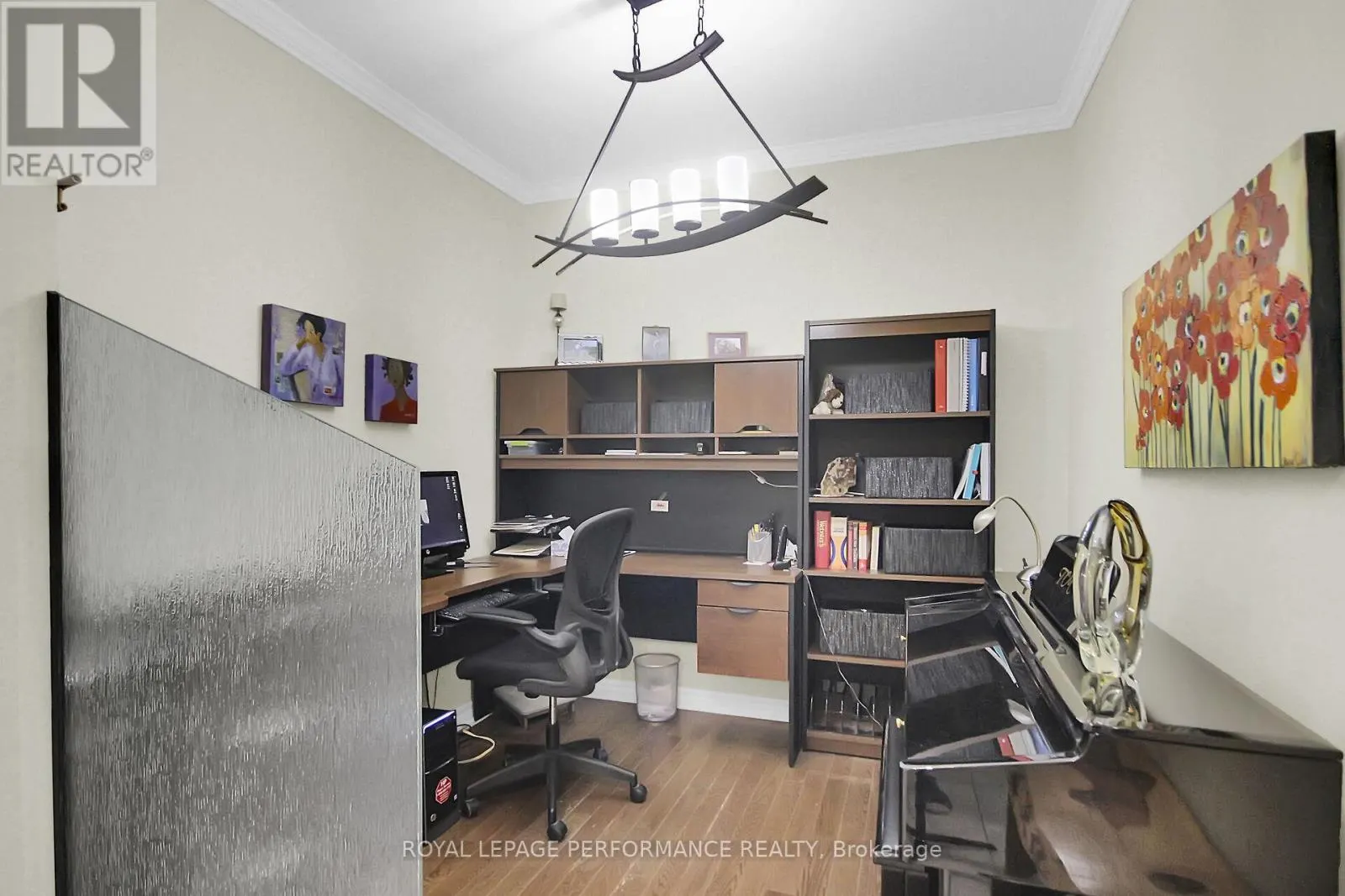 302 - 130 GUELPH PRIVATE