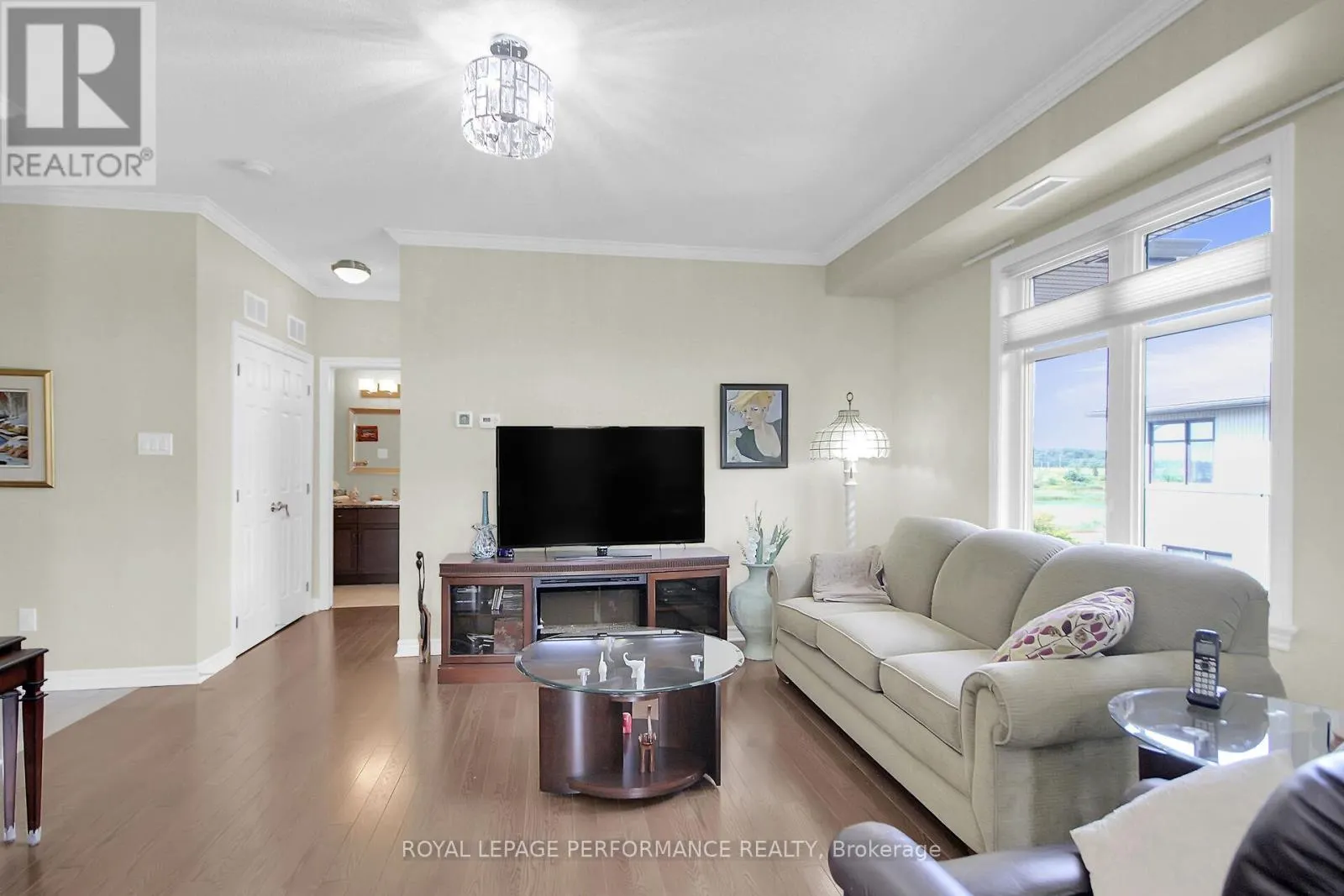 302 - 130 GUELPH PRIVATE