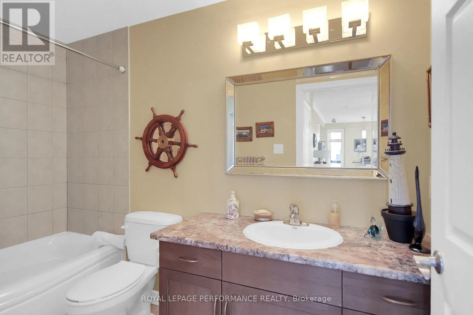 302 - 130 GUELPH PRIVATE