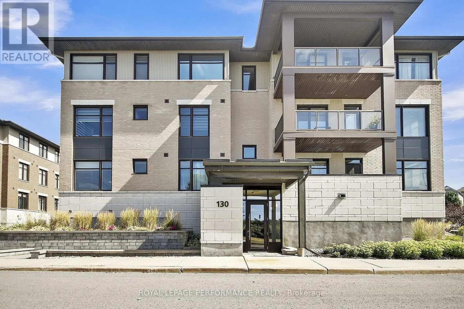 302 - 130 GUELPH PRIVATE