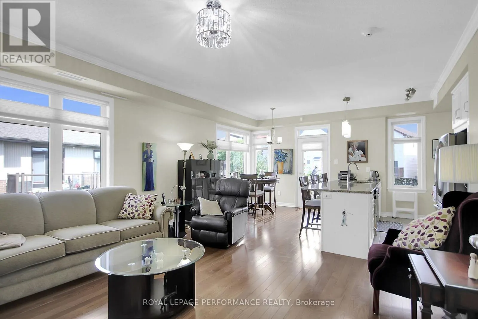 302 - 130 GUELPH PRIVATE