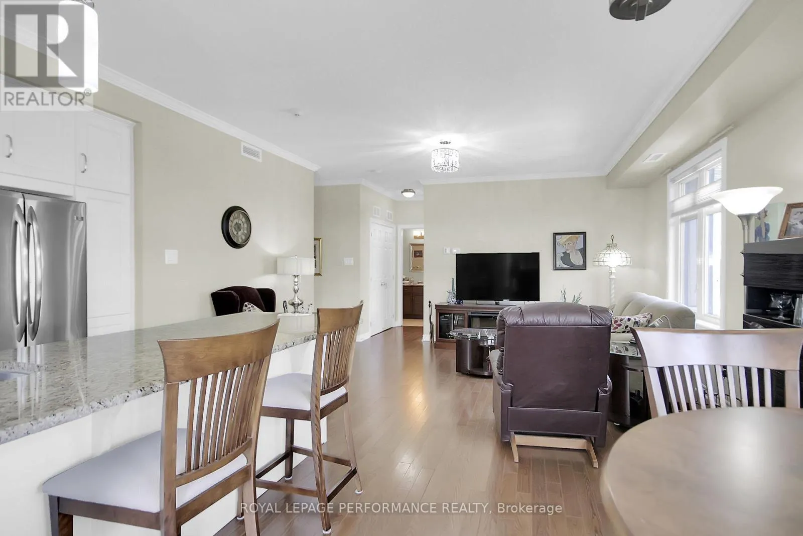 302 - 130 GUELPH PRIVATE