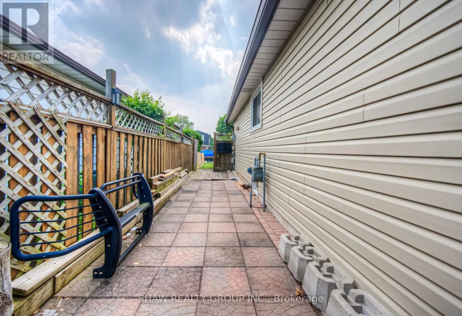 1745 BRIARWOOD DRIVE