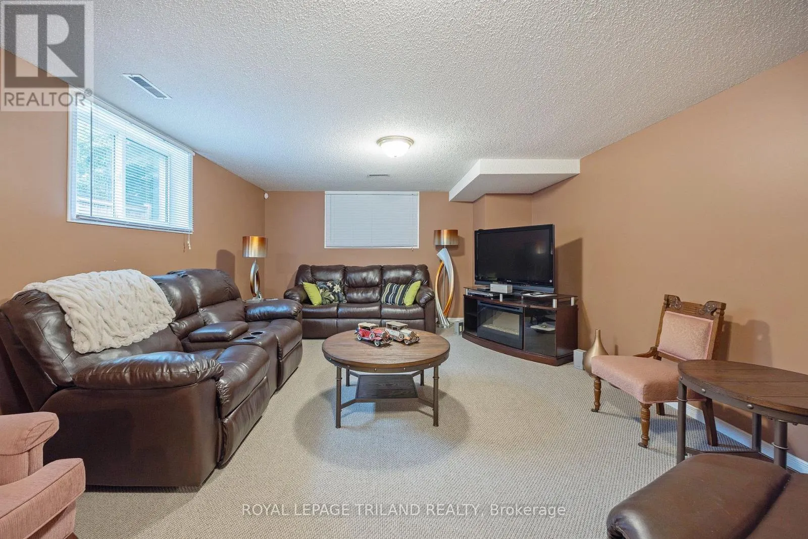 45 MC GREGOR COURT