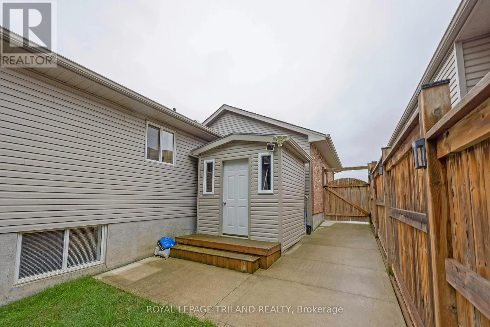 45 MC GREGOR COURT