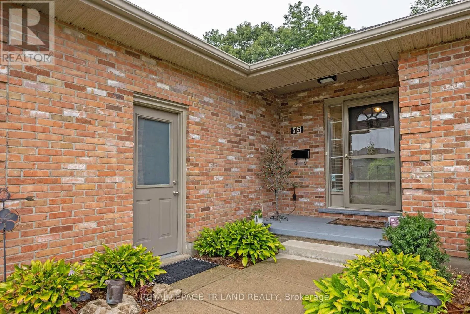45 MC GREGOR COURT